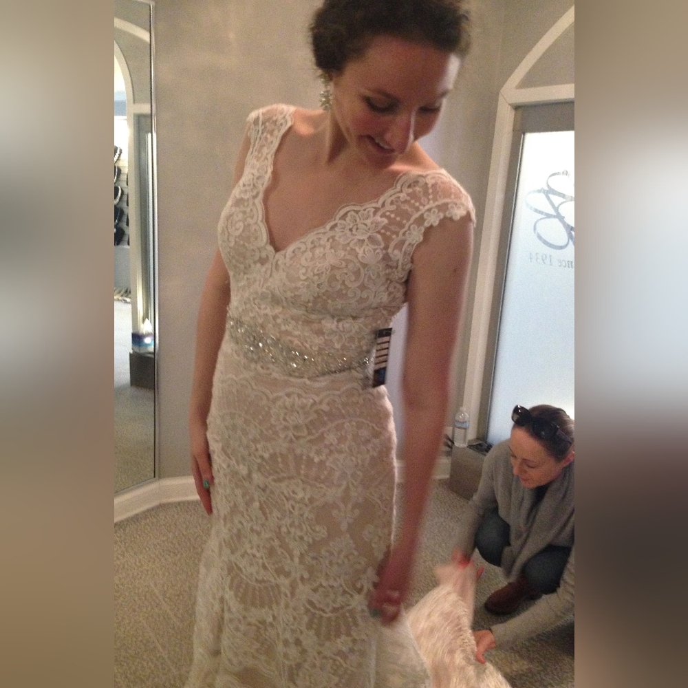 Beautiful NWT Allure Romance Wedding Gown